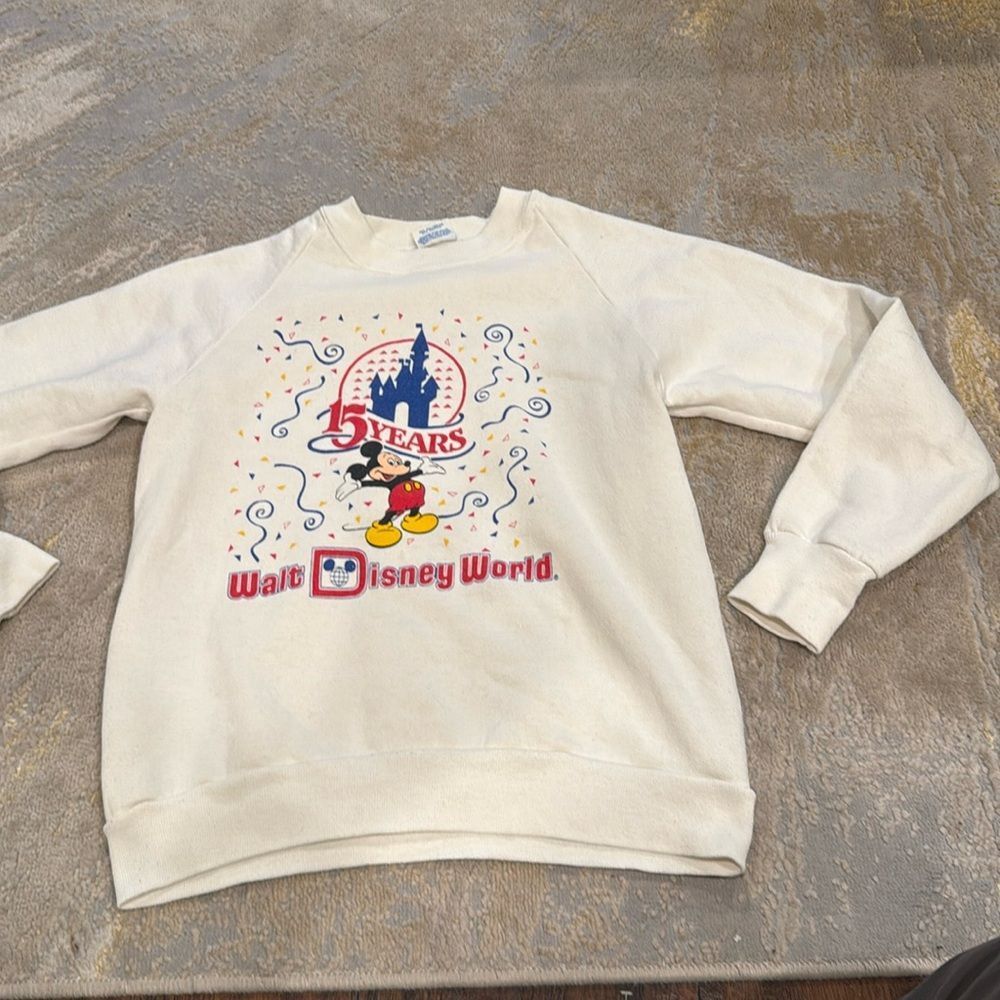 VTG 1986 Disney World Sweatshirt 15 years of Walt Disney made in USA size XS GUc